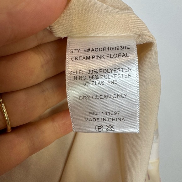 ASTR the label Emma ruched satiny Floral Puff Sleeve Dress size medium - Picture 11 of 13